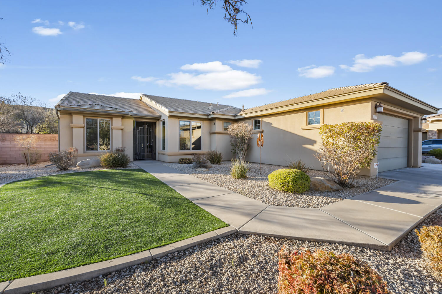 CORAL CANYON - Residential