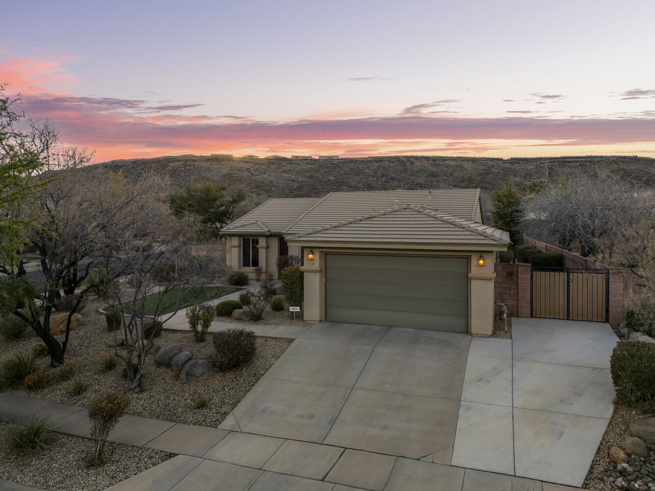 CORAL CANYON - Residential
