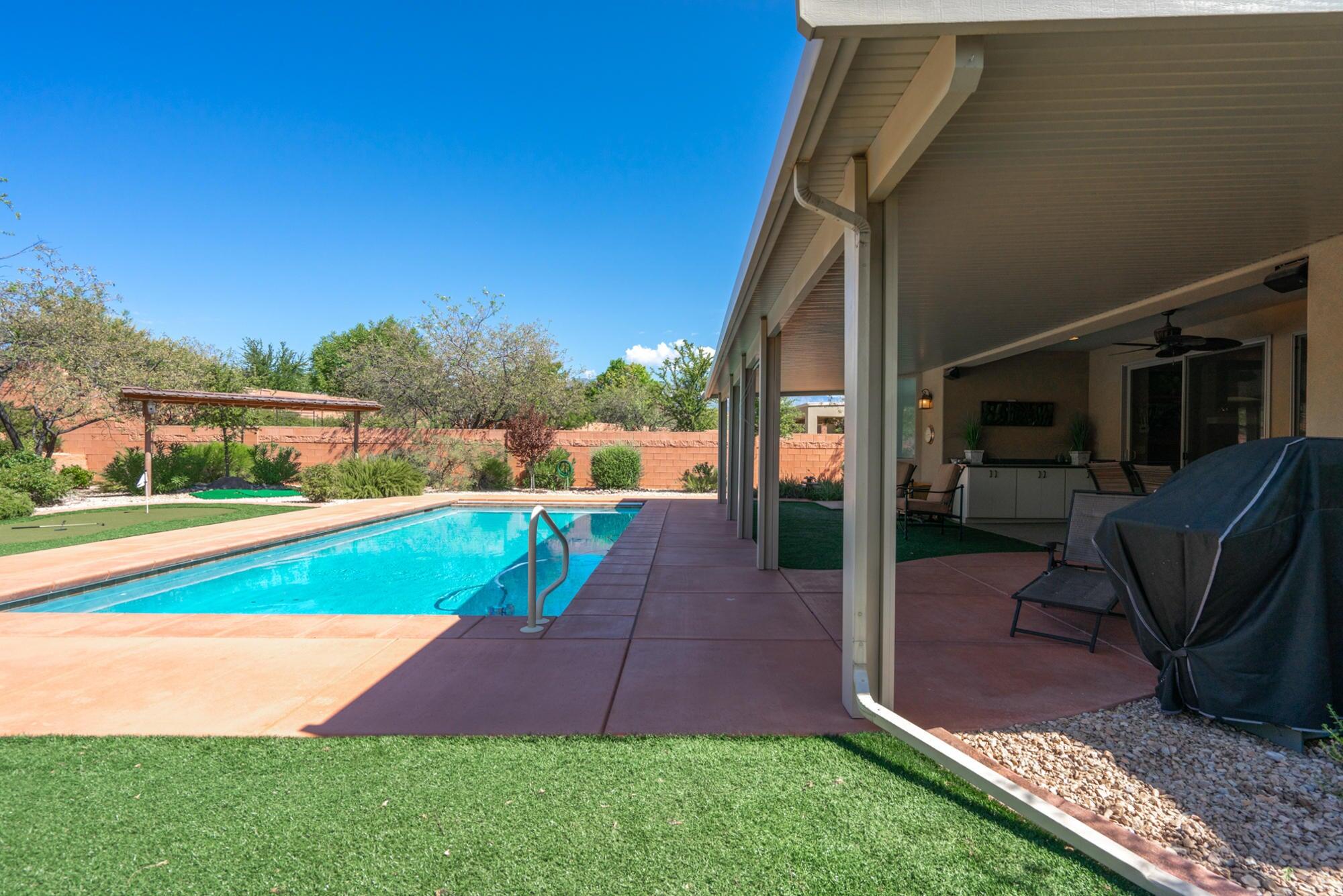 CORAL CANYON - Residential