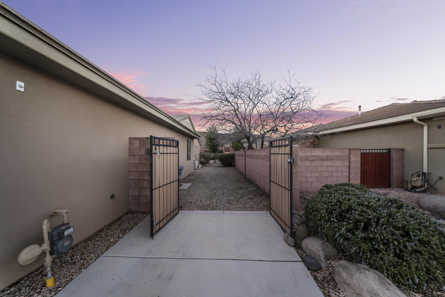 CORAL CANYON - Residential