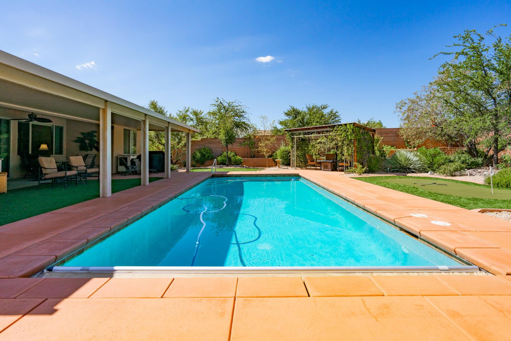 CORAL CANYON - Residential