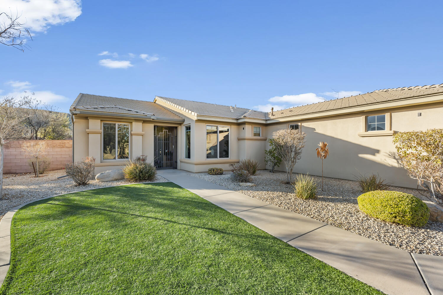 CORAL CANYON - Residential