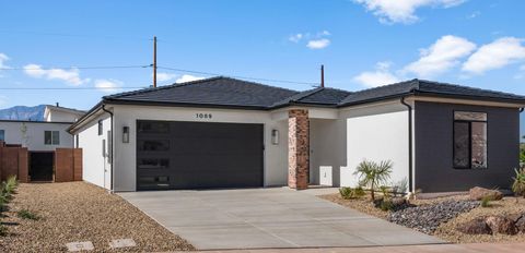 Photo of 1089 E COYOTE CREST DR, Washington, UT 84780 (MLS # 26-268122)
