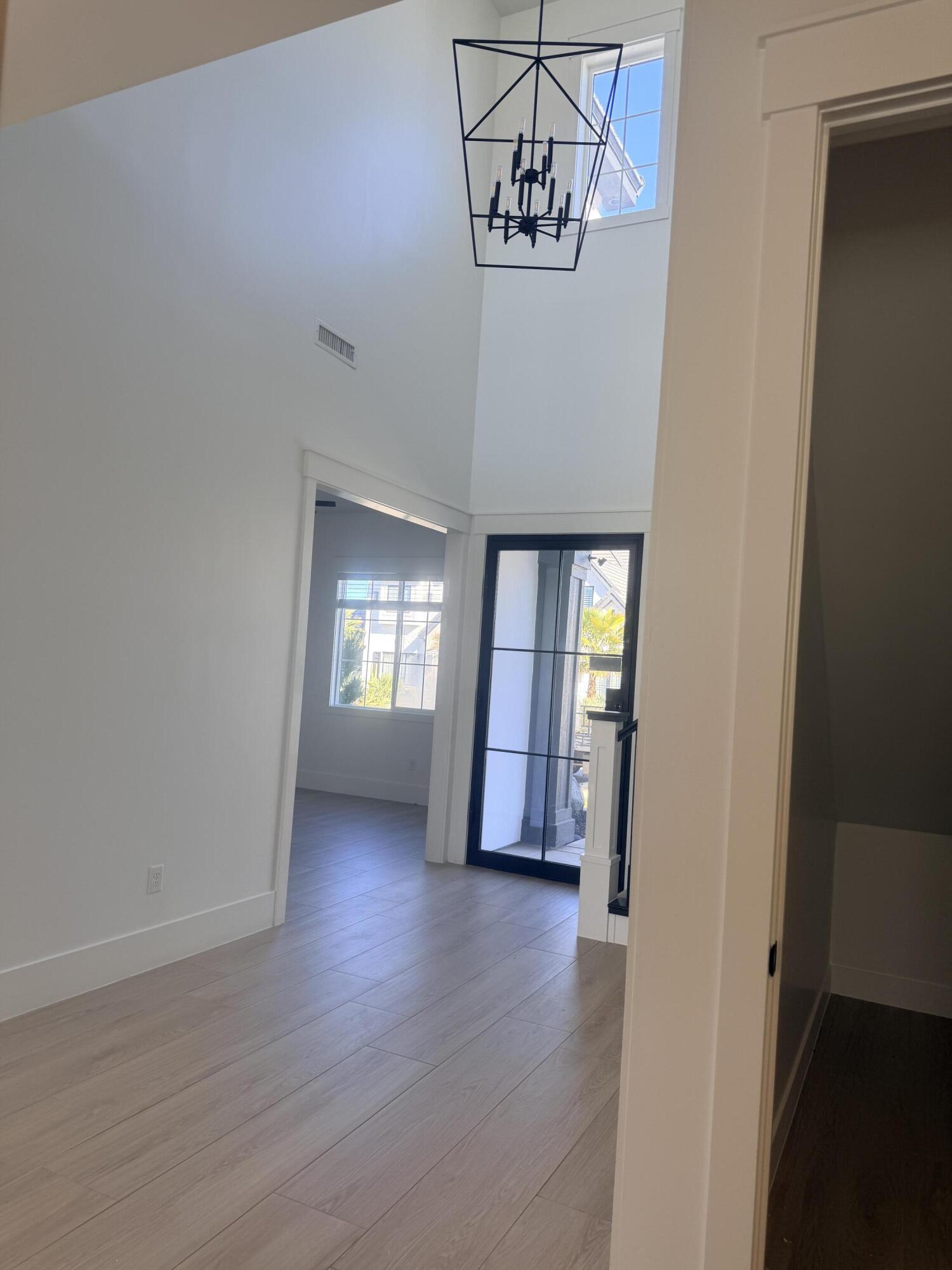 QUEENSRIDGE - Residential