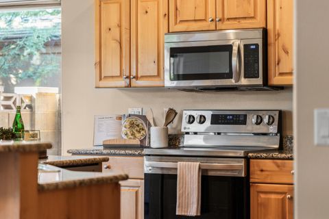 Tiny photo for 1995 W 1900 N, Saint George, UT 84770 (MLS # 25-266195)