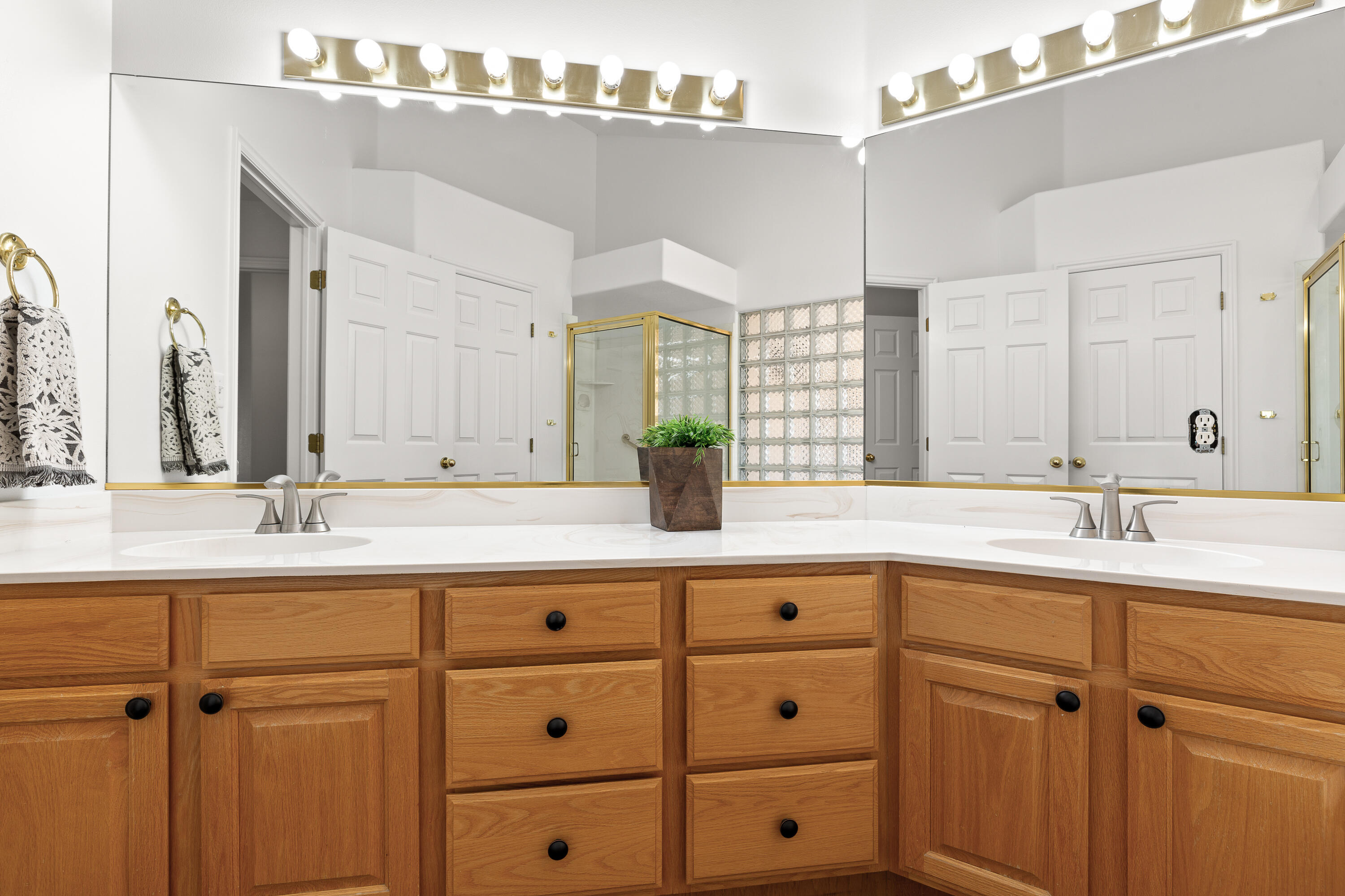 RIVERWOOD TOWNHOMES - Residential