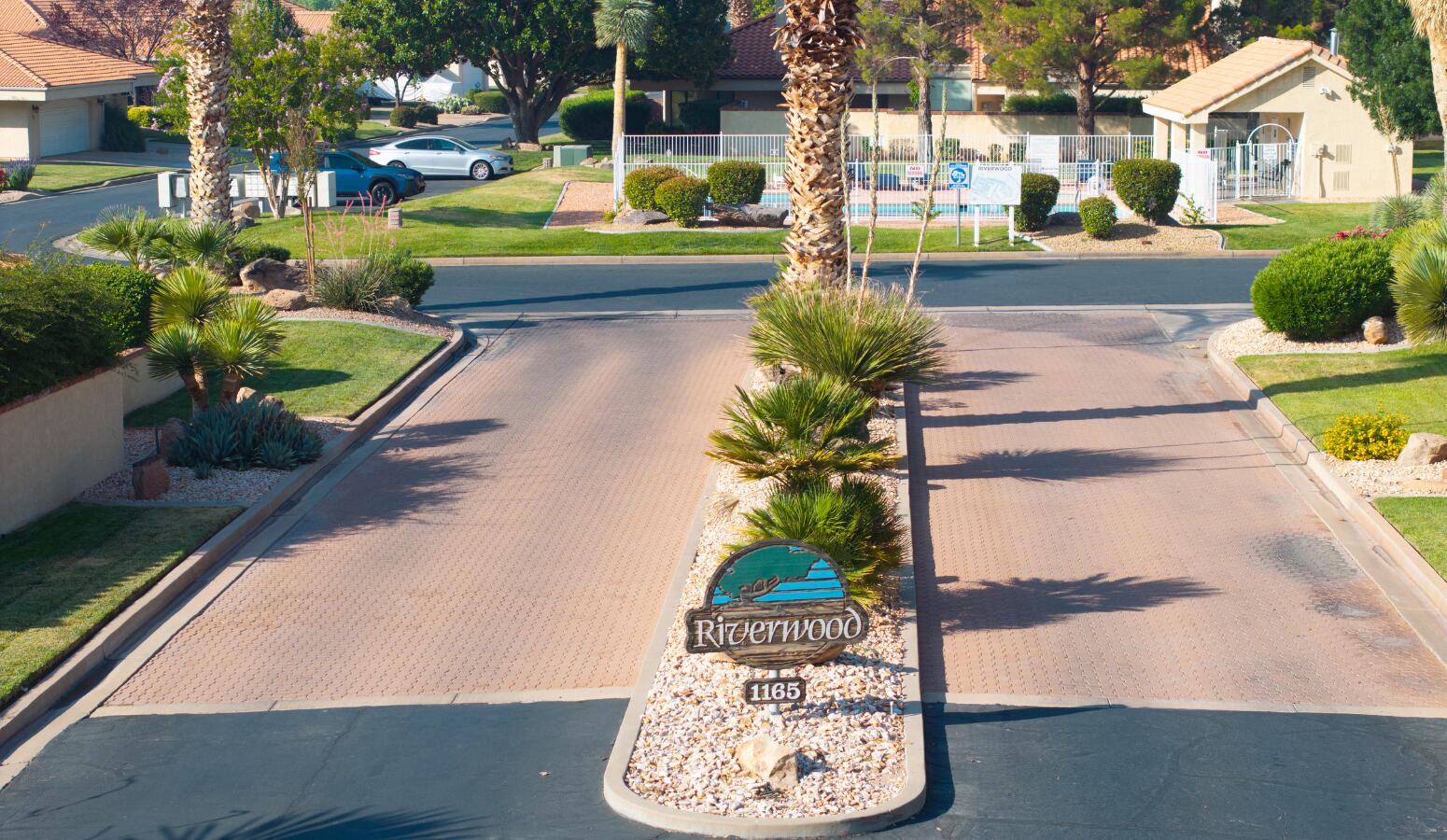 RIVERWOOD TOWNHOMES - Residential