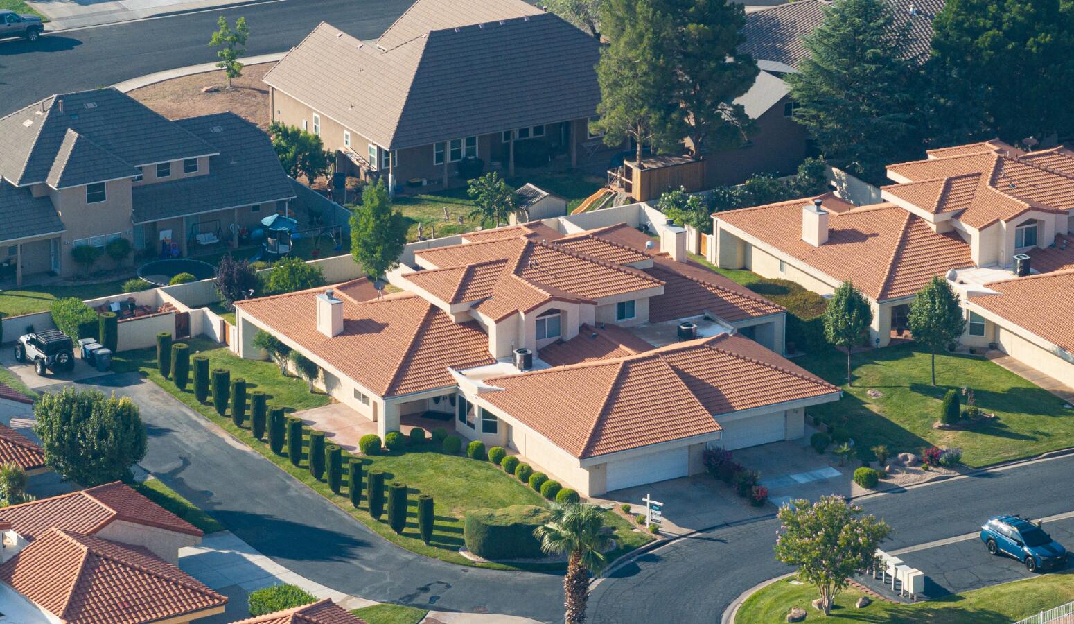 RIVERWOOD TOWNHOMES - Residential