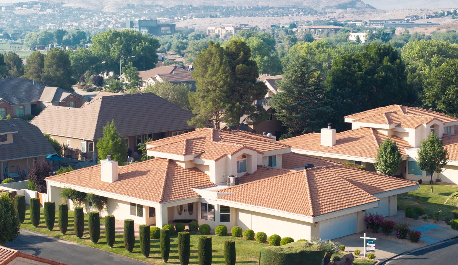 RIVERWOOD TOWNHOMES - Residential