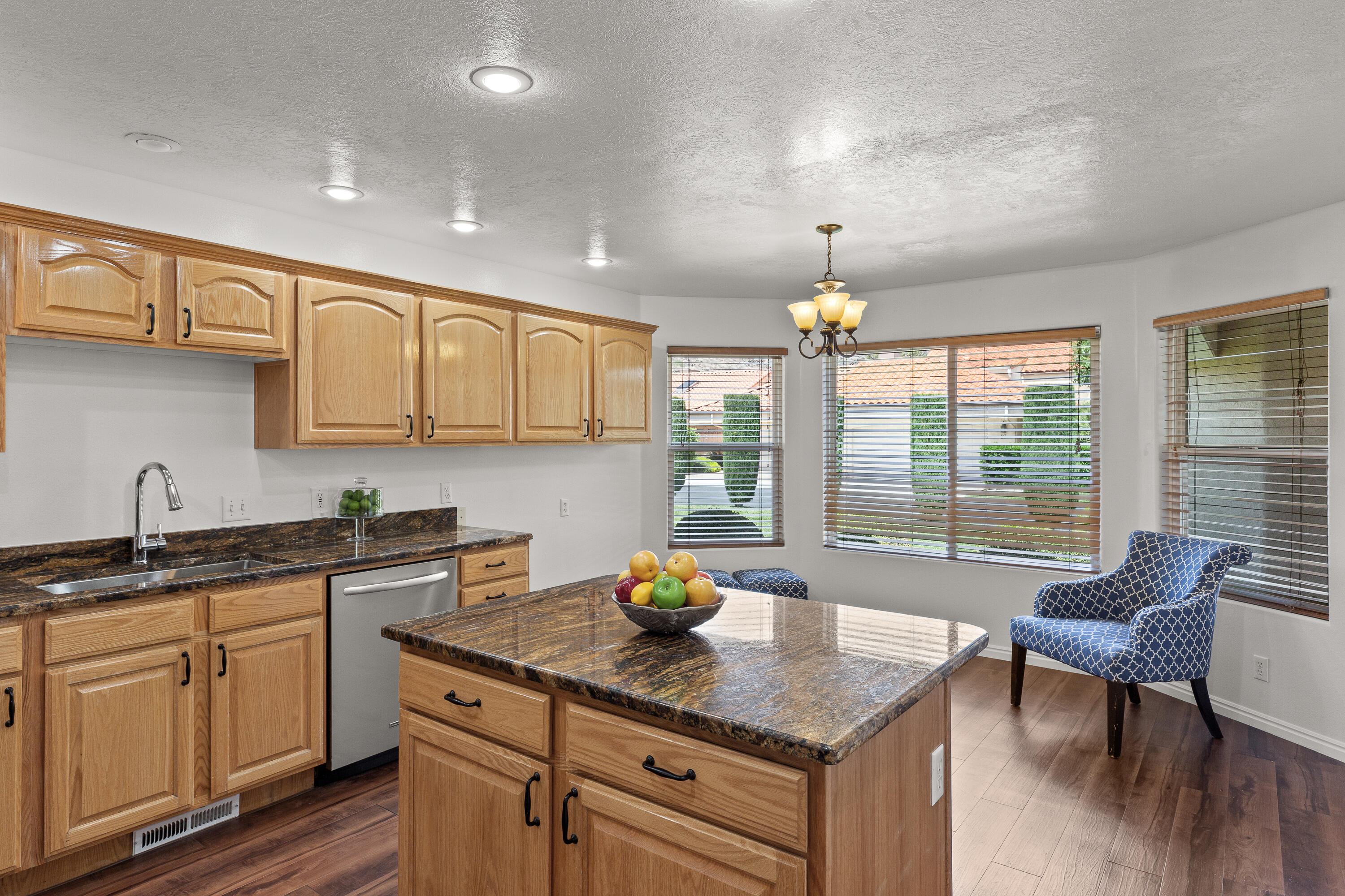 RIVERWOOD TOWNHOMES - Residential