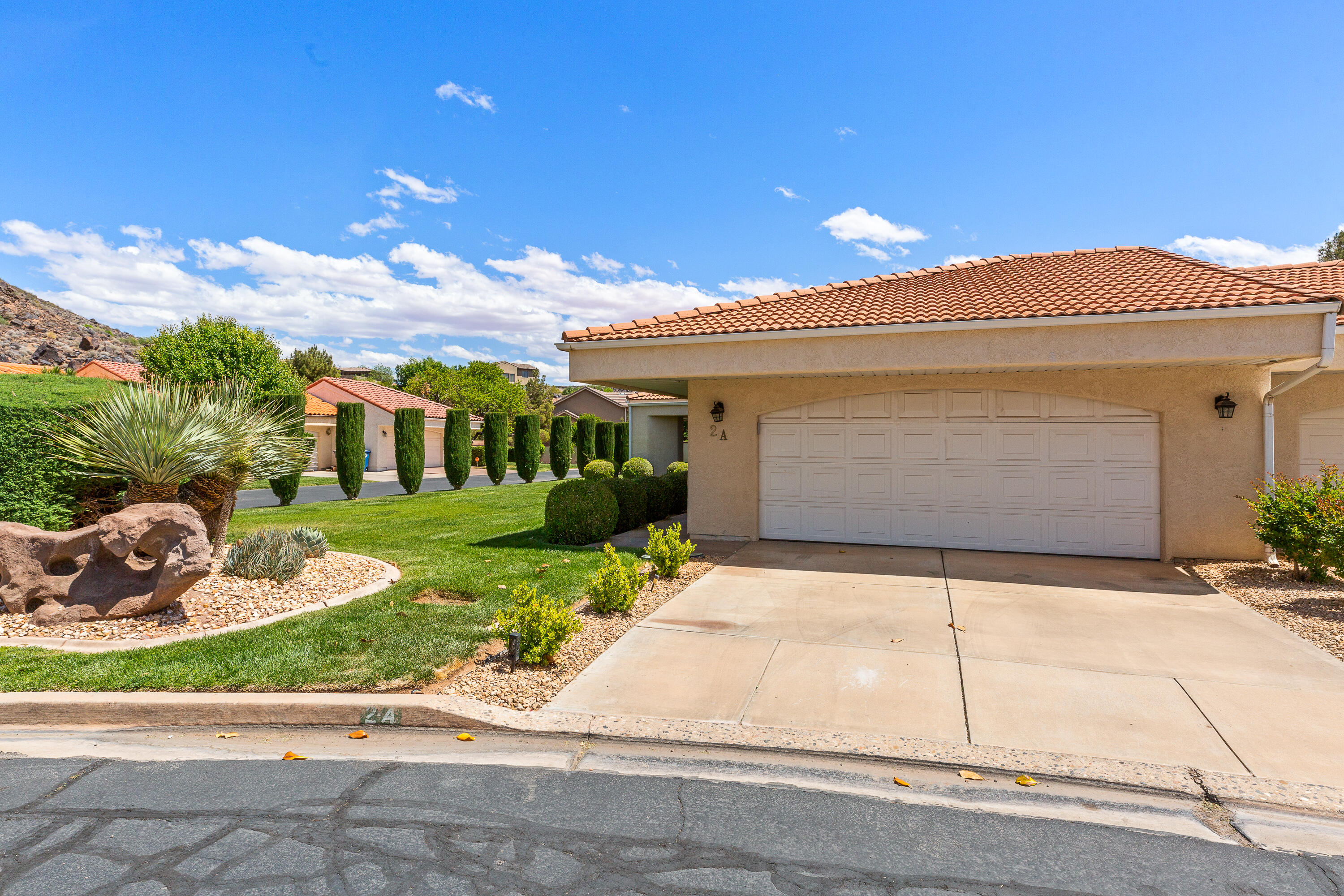 RIVERWOOD TOWNHOMES - Residential