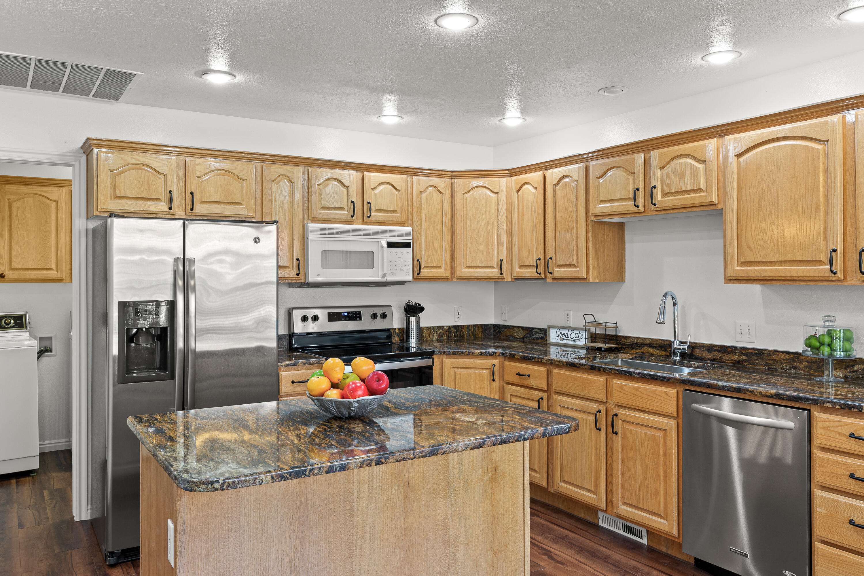 RIVERWOOD TOWNHOMES - Residential