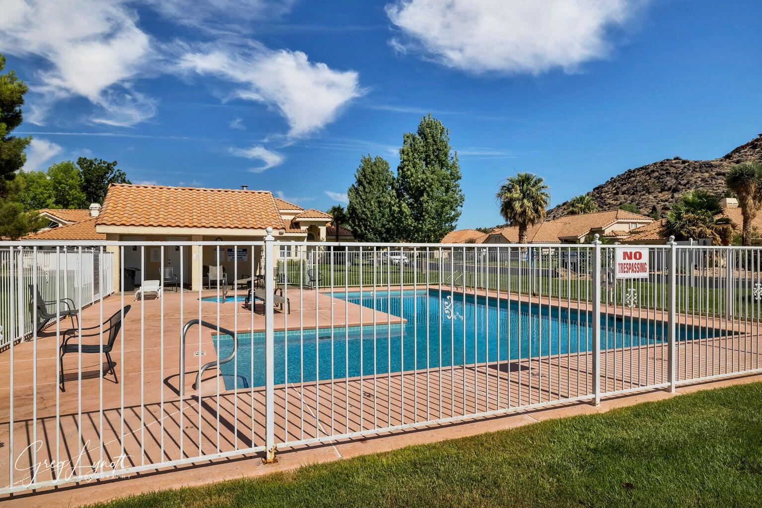 RIVERWOOD TOWNHOMES - Residential