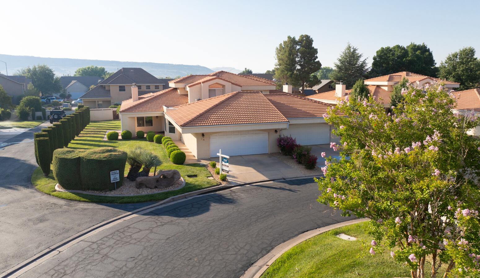 RIVERWOOD TOWNHOMES - Residential