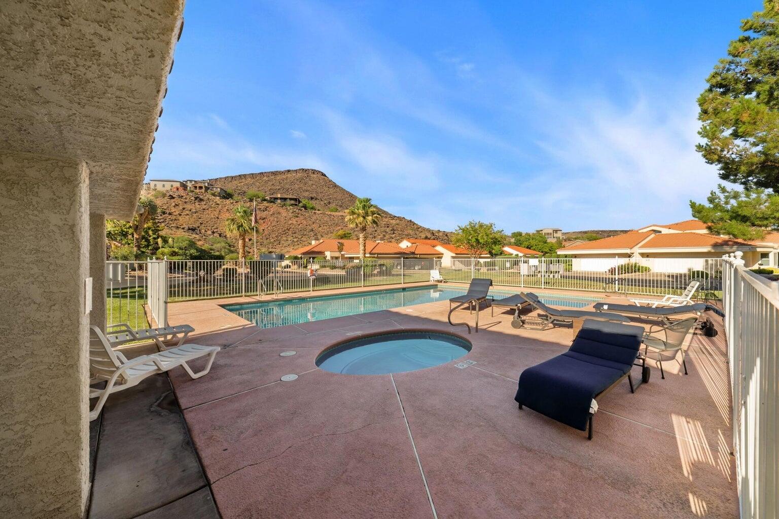 RIVERWOOD TOWNHOMES - Residential