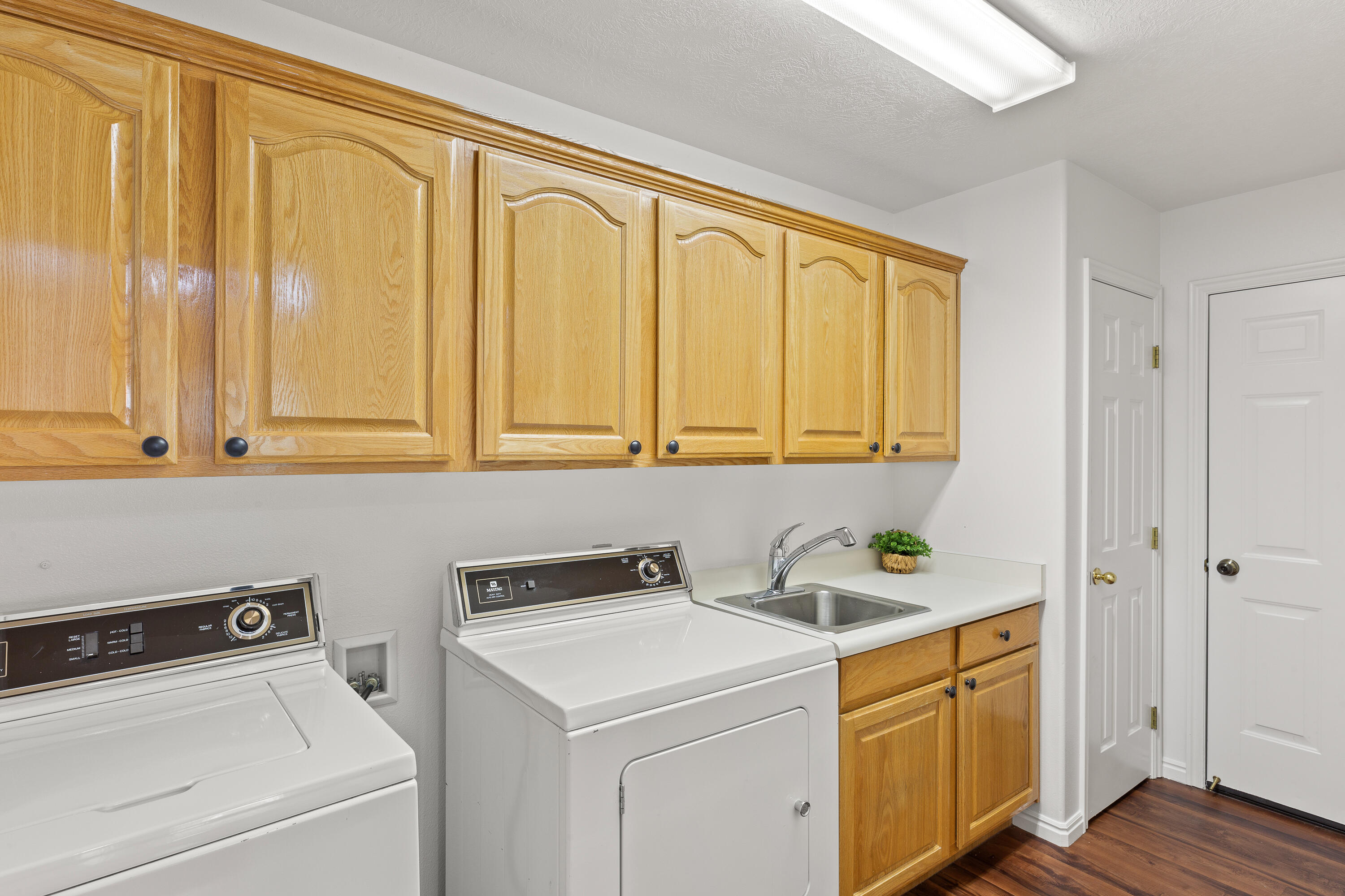 RIVERWOOD TOWNHOMES - Residential