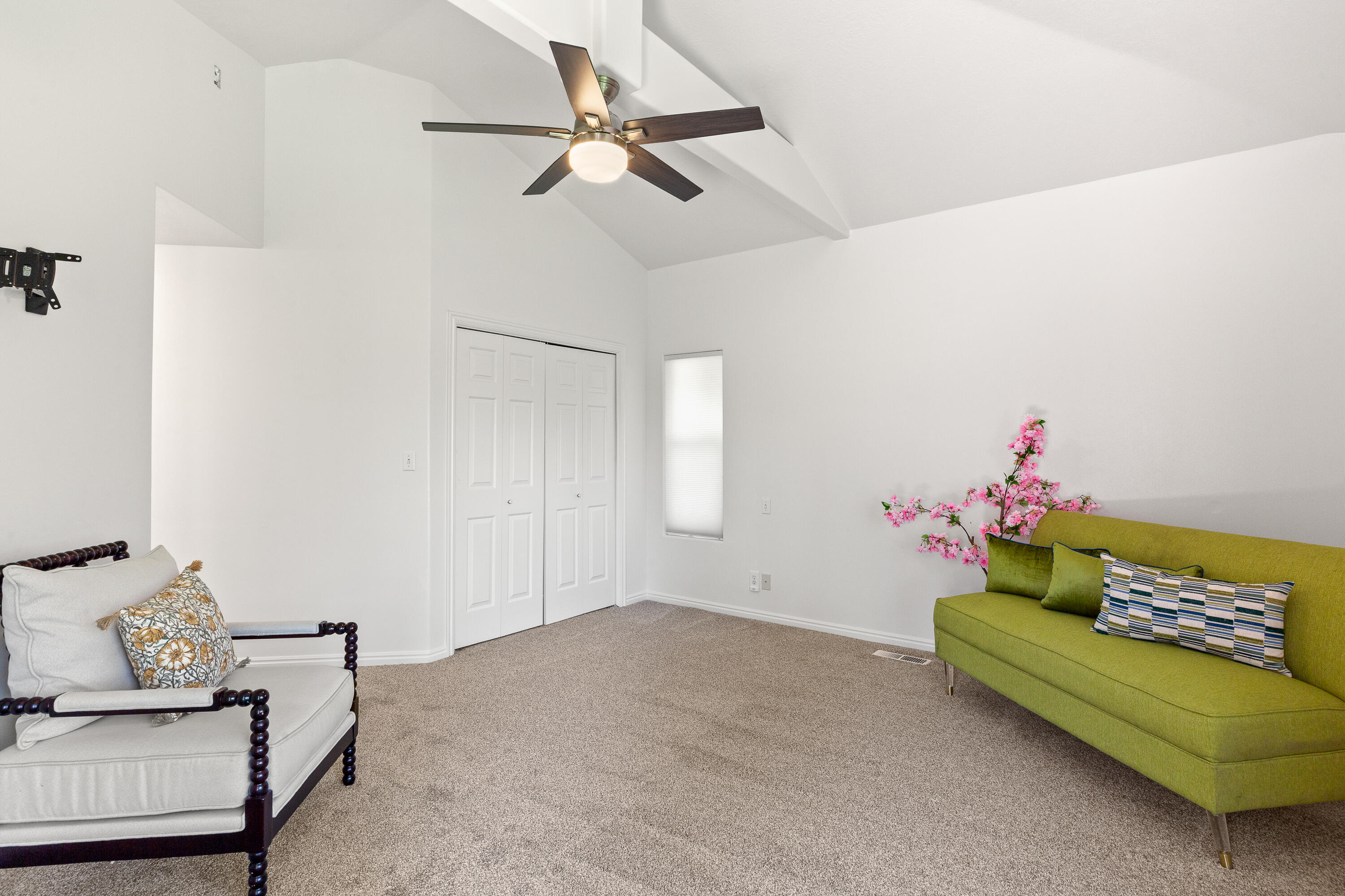 RIVERWOOD TOWNHOMES - Residential