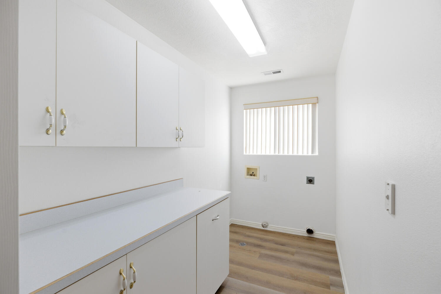 CREEKSIDE HOMES - Residential