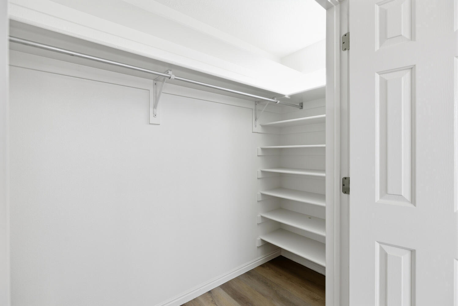 CREEKSIDE HOMES - Residential