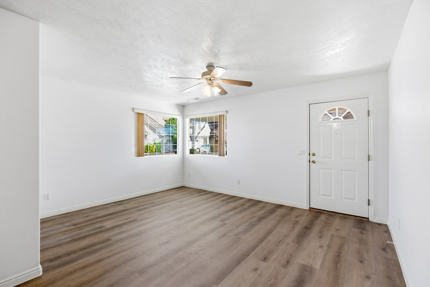 CREEKSIDE HOMES - Residential