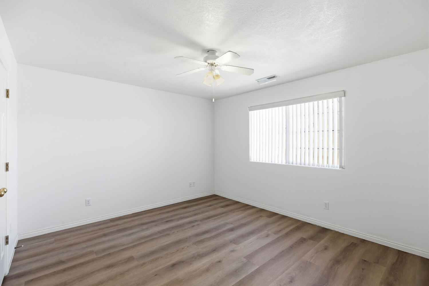 CREEKSIDE HOMES - Residential