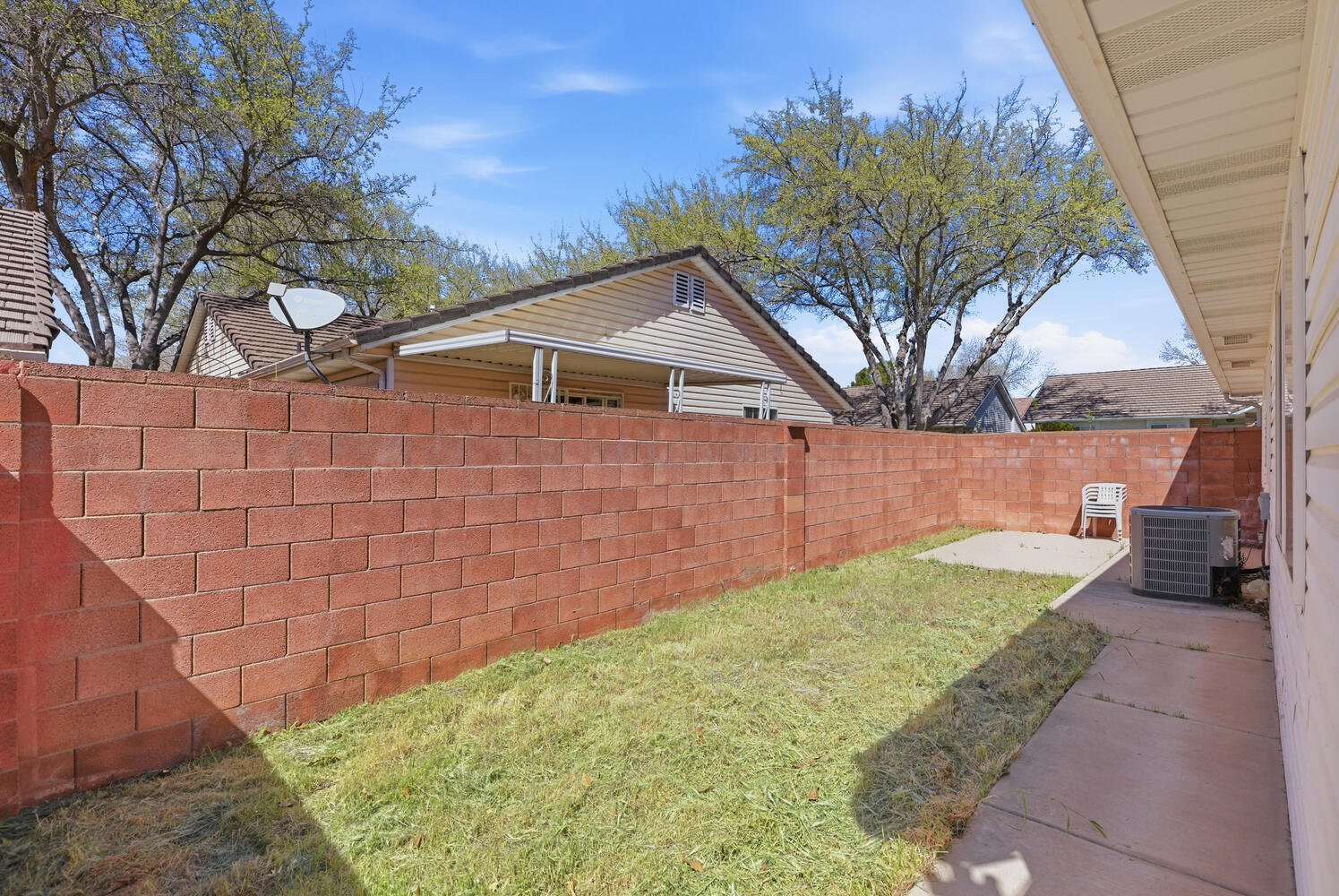 CREEKSIDE HOMES - Residential