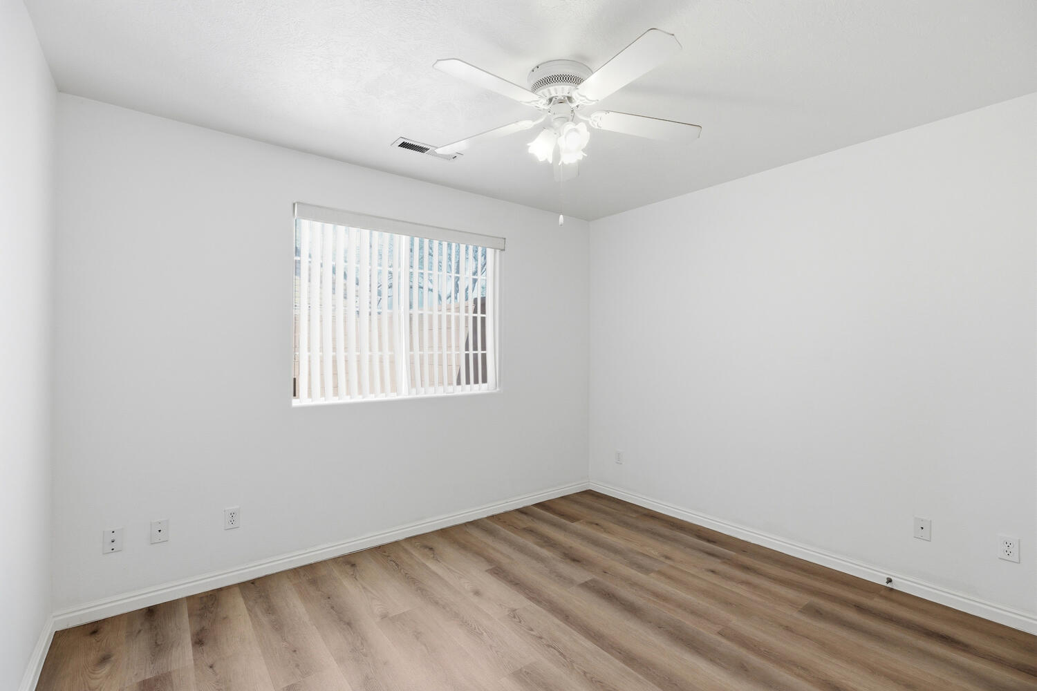 CREEKSIDE HOMES - Residential