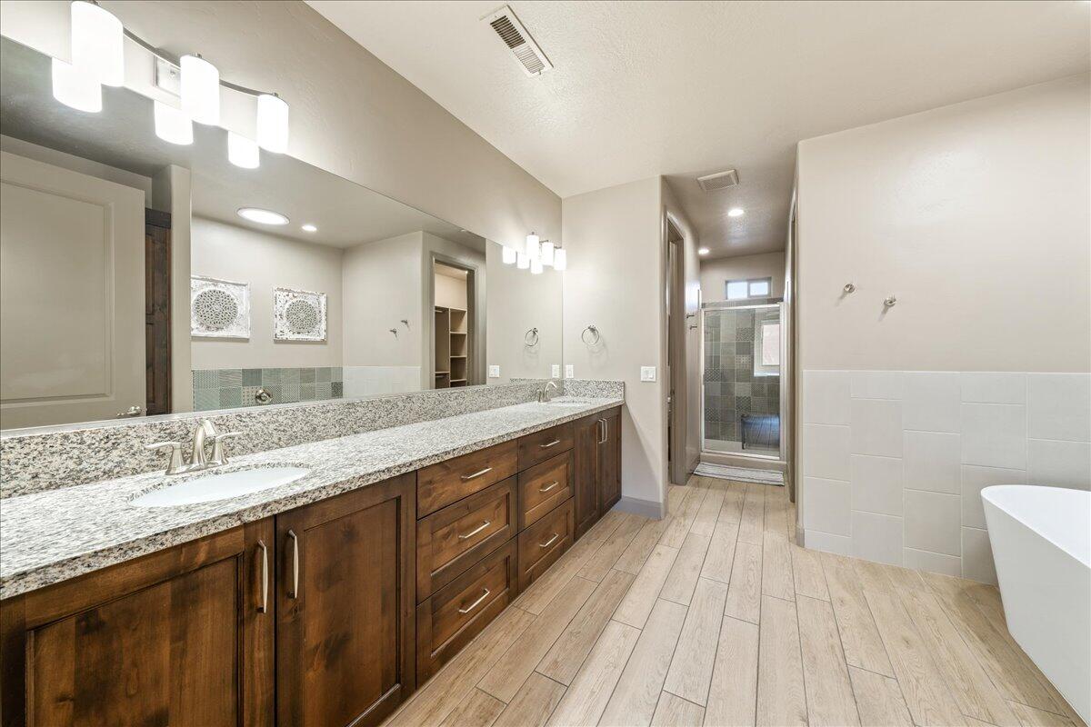 PARADISE VILLAGE AT ZION - Residential