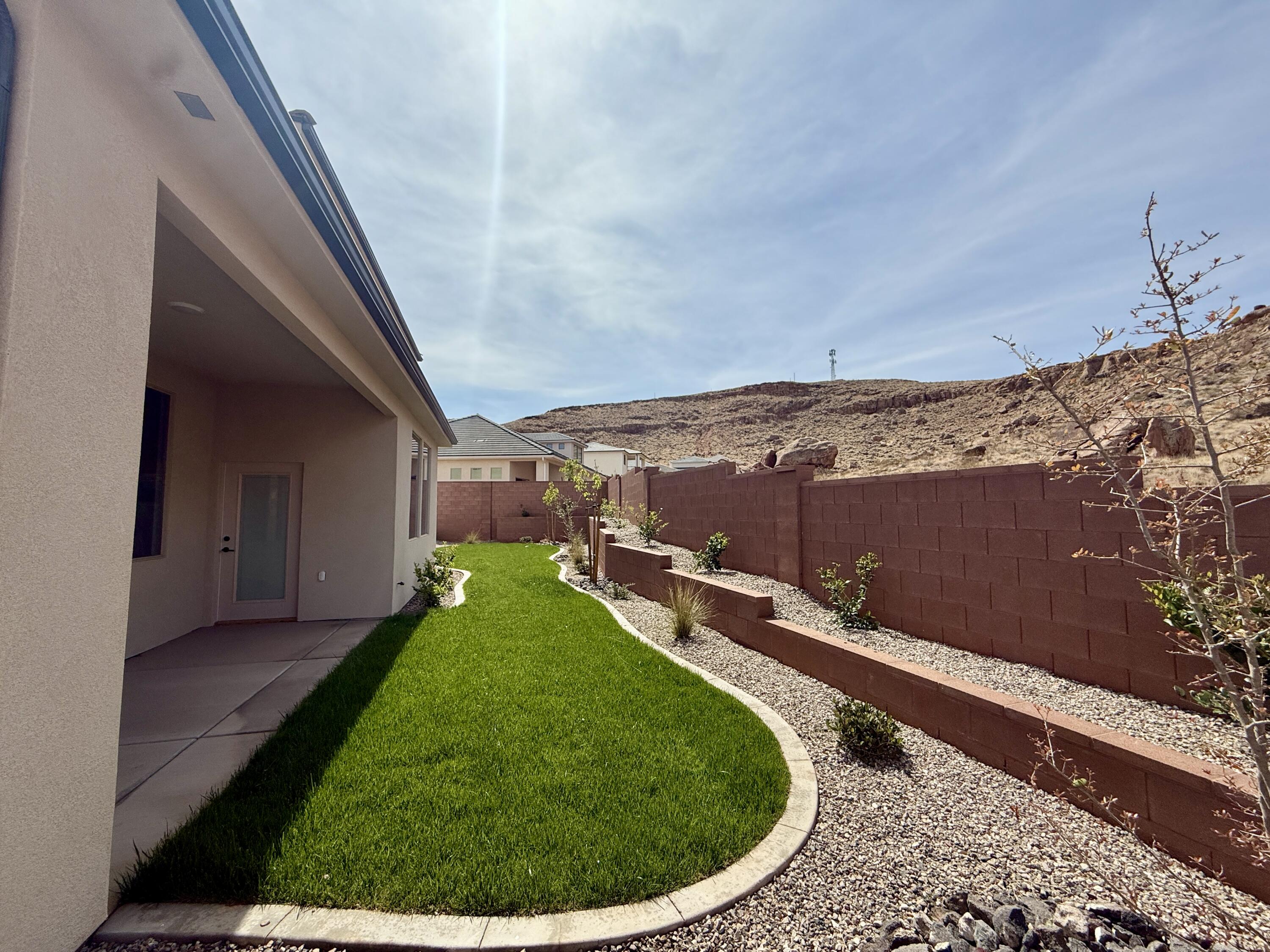 DESERT CLIFFS - Residential