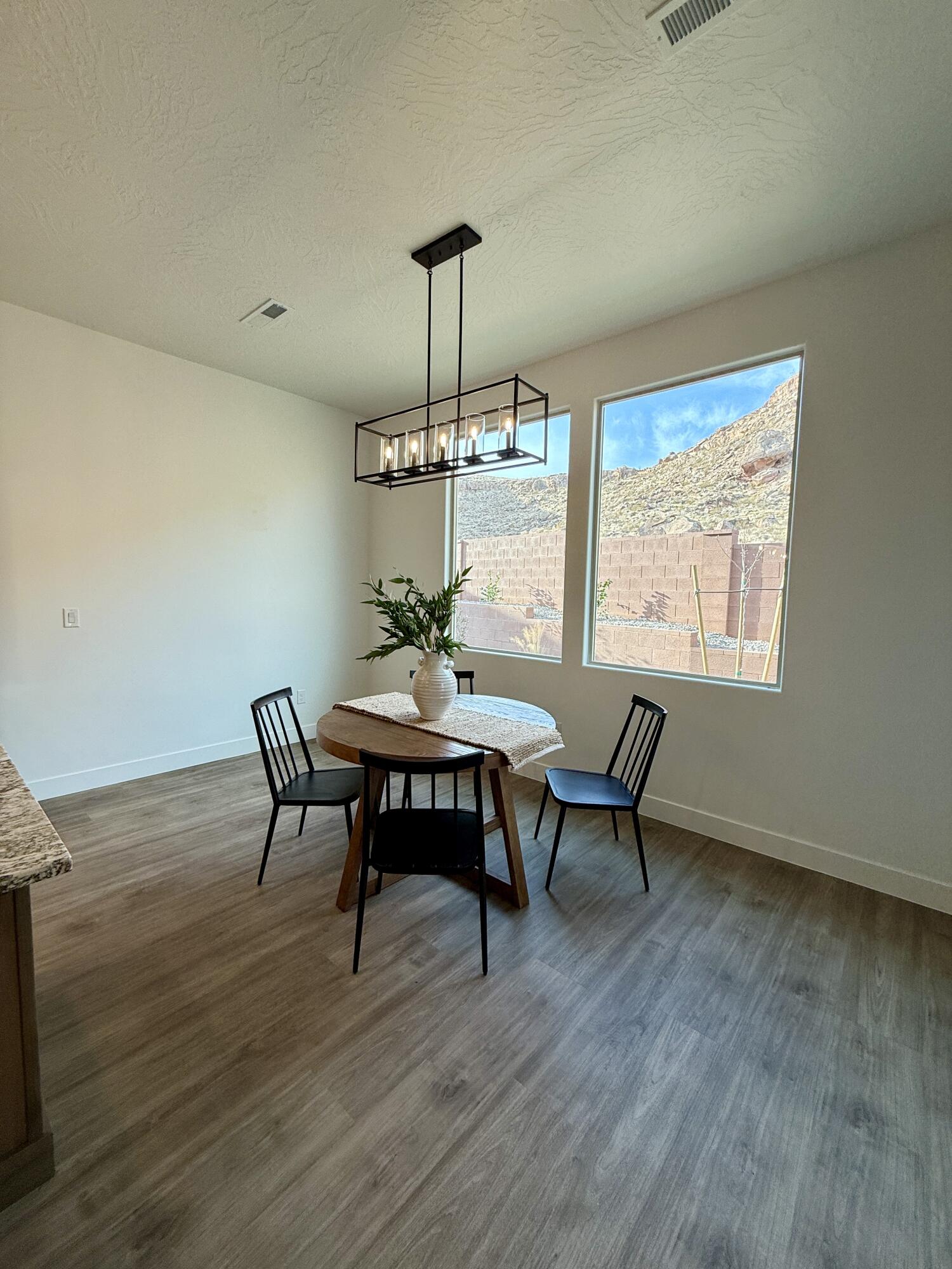 DESERT CLIFFS - Residential