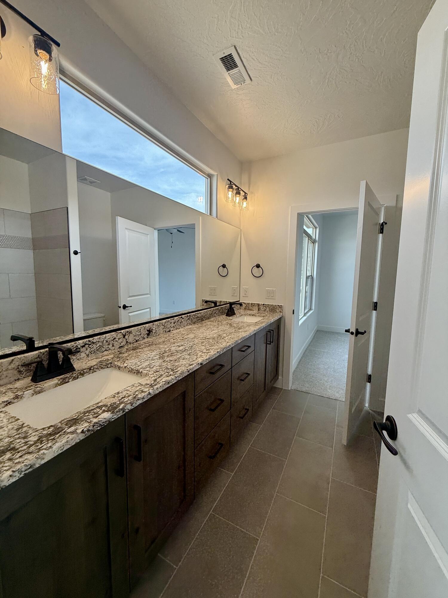 DESERT CLIFFS - Residential