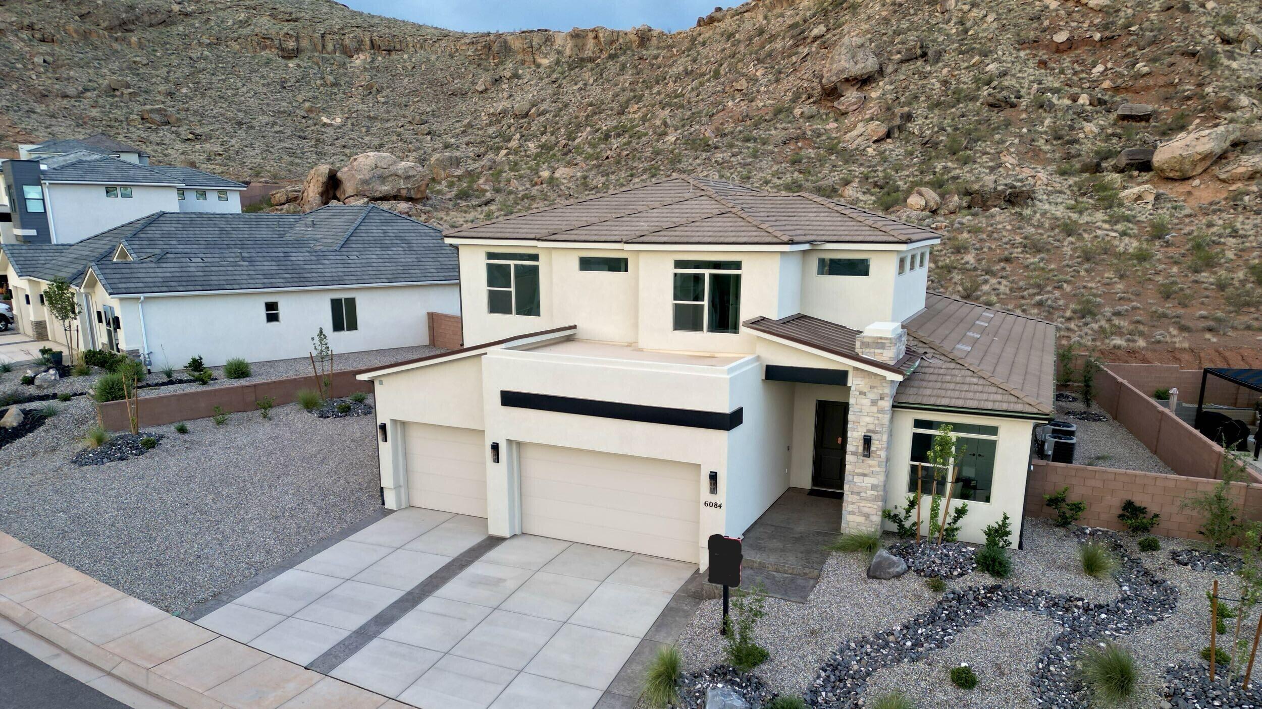 DESERT CLIFFS - Residential