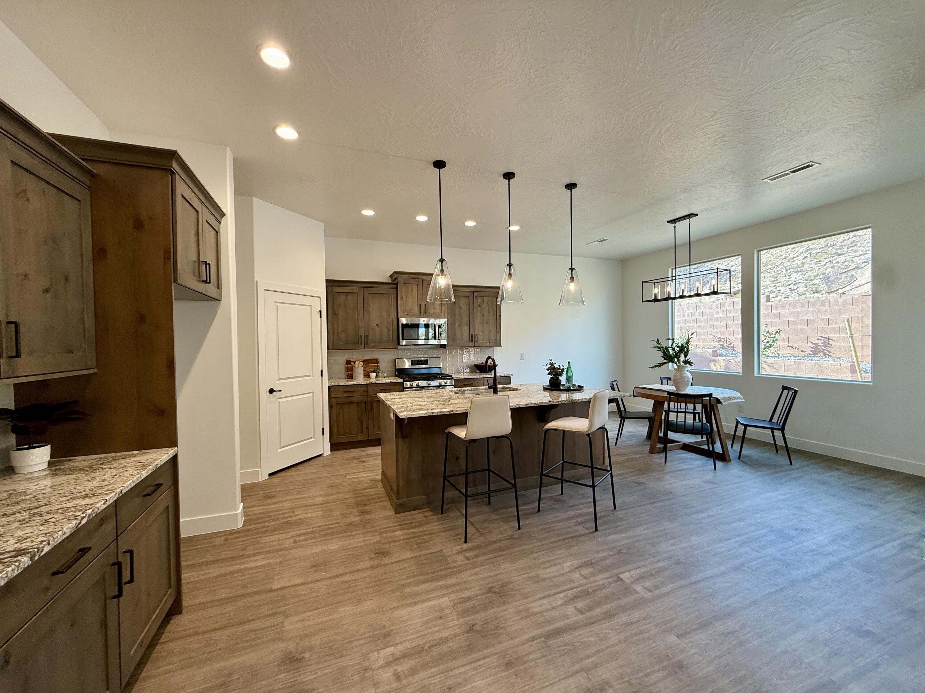 DESERT CLIFFS - Residential