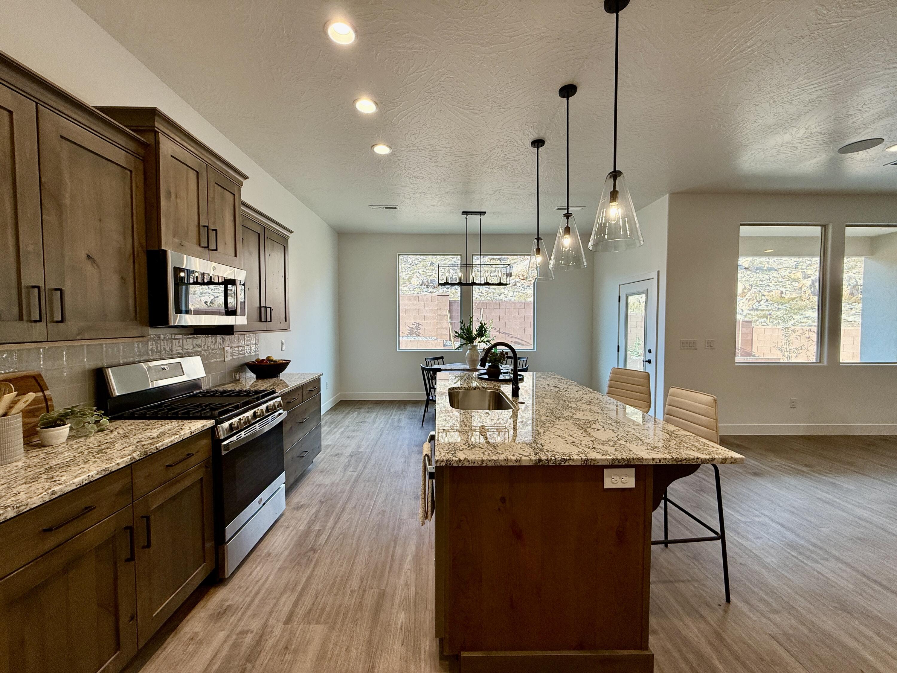 DESERT CLIFFS - Residential