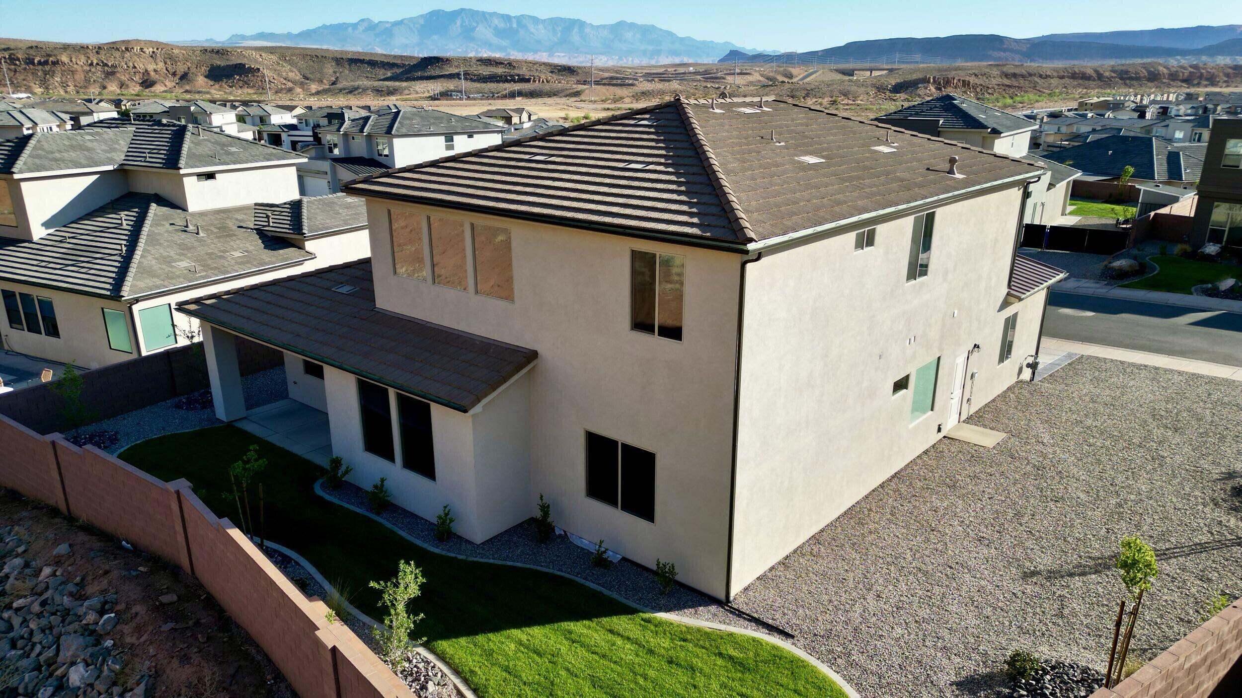 DESERT CLIFFS - Residential