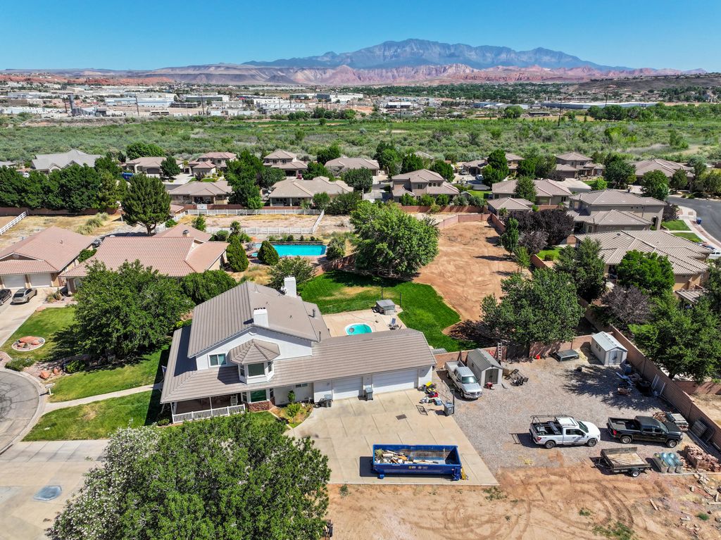 Photo of 1781 S ALONDRA CIR, Washington, UT 84780 (MLS # 26-272405)