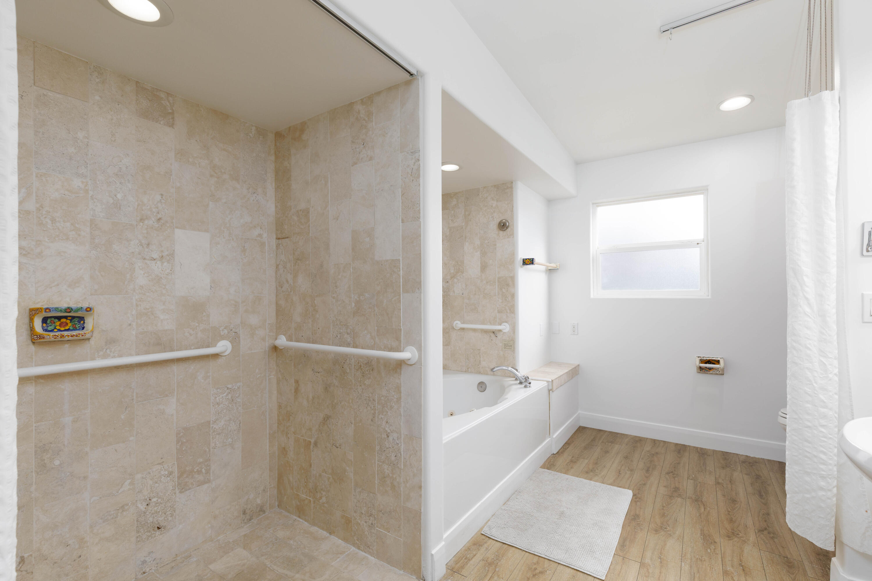 AMIRA AT GREEN VALLEY - Residential