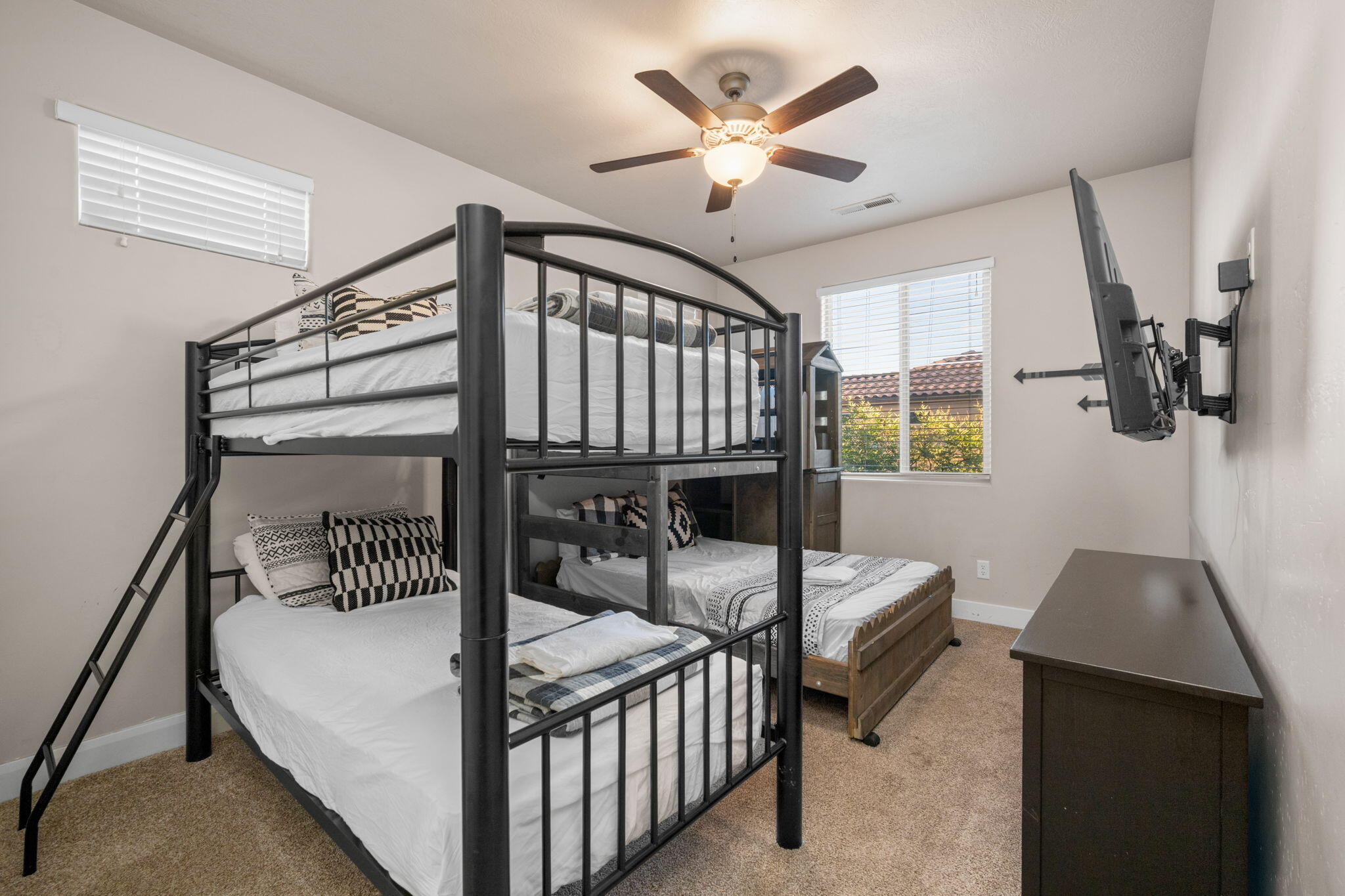 PARADISE VILLAGE AT ZION - Residential