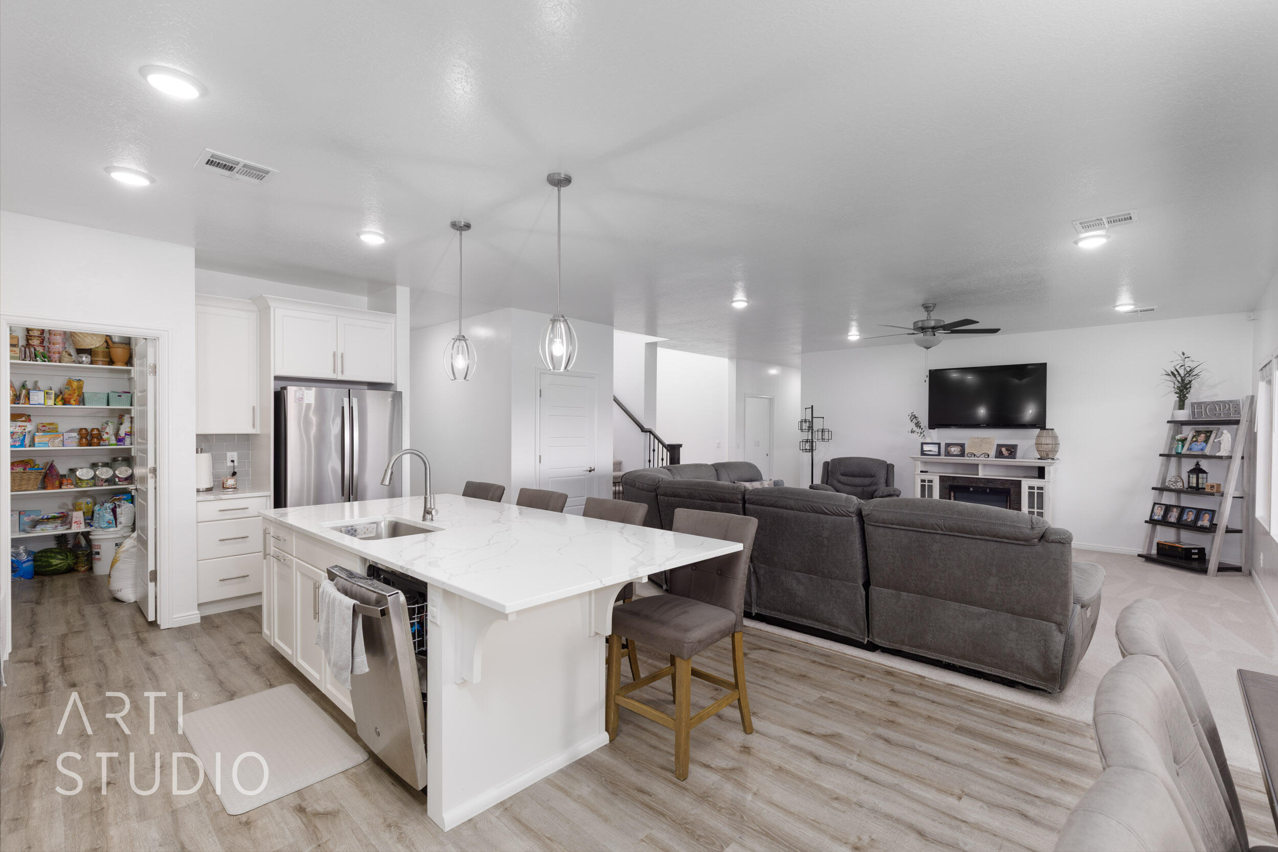 WHITE SANDS - Residential