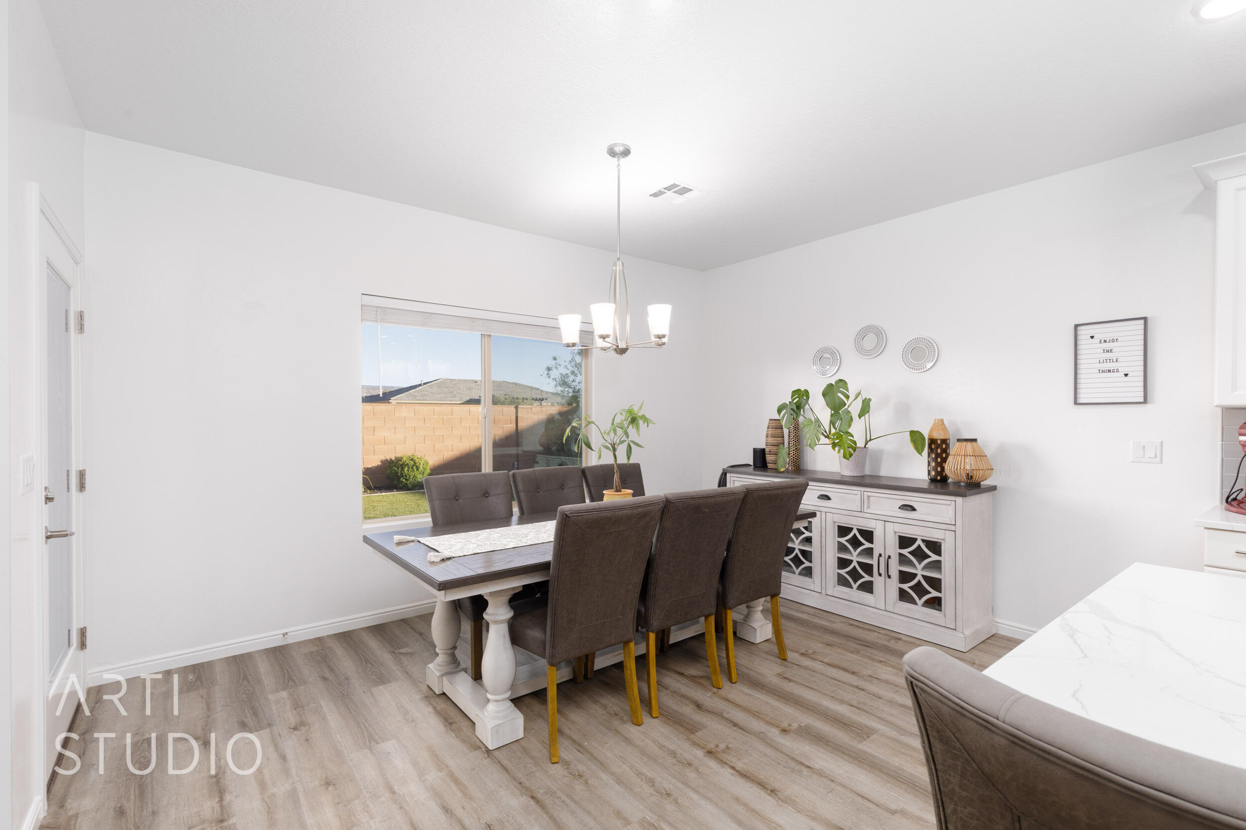 WHITE SANDS - Residential