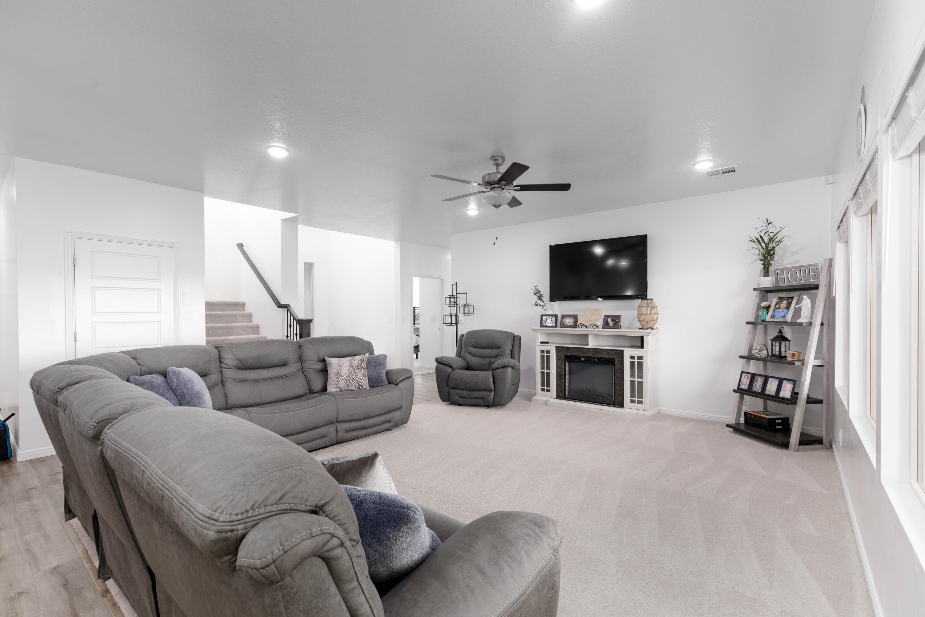 WHITE SANDS - Residential