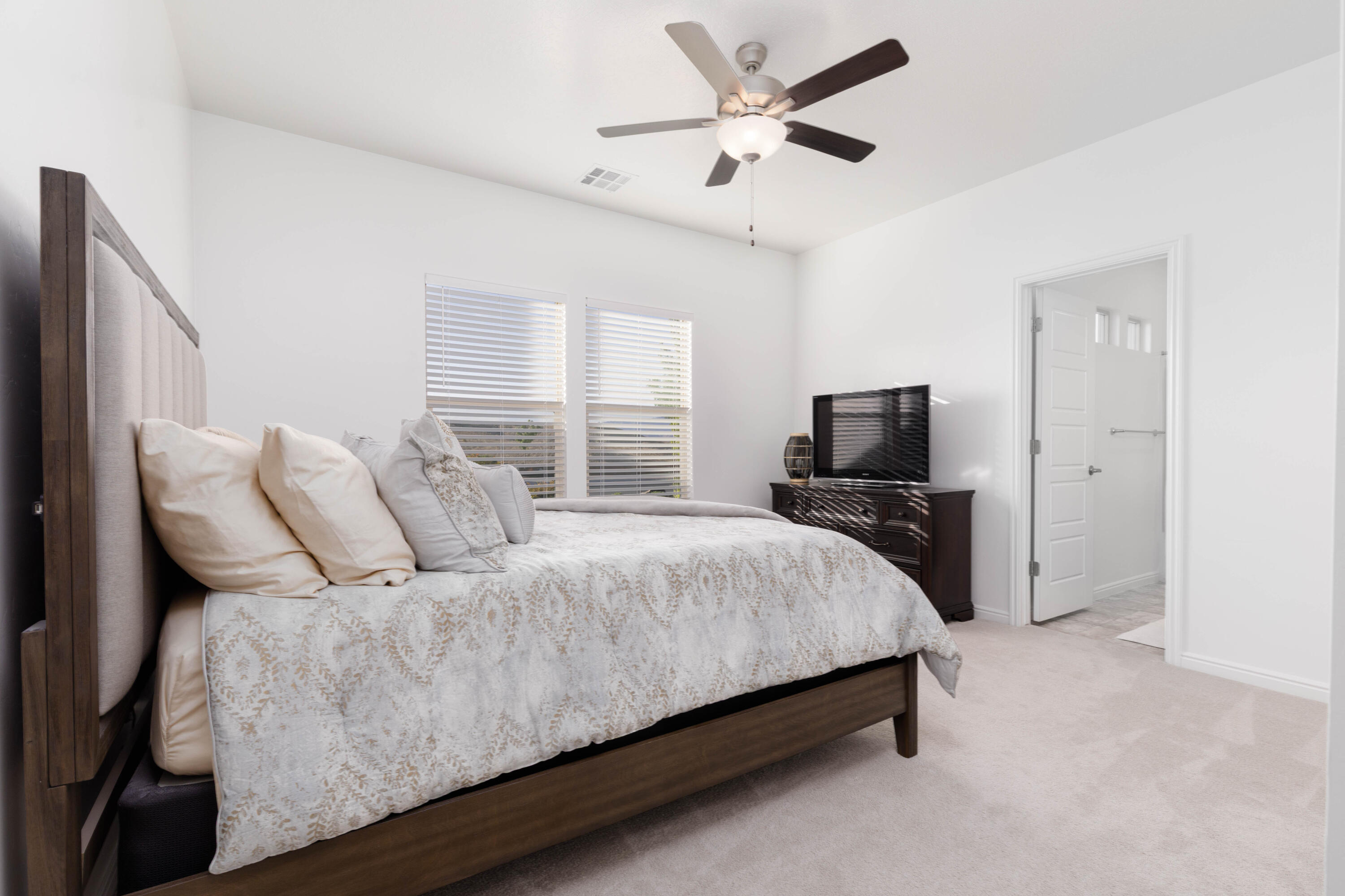 WHITE SANDS - Residential