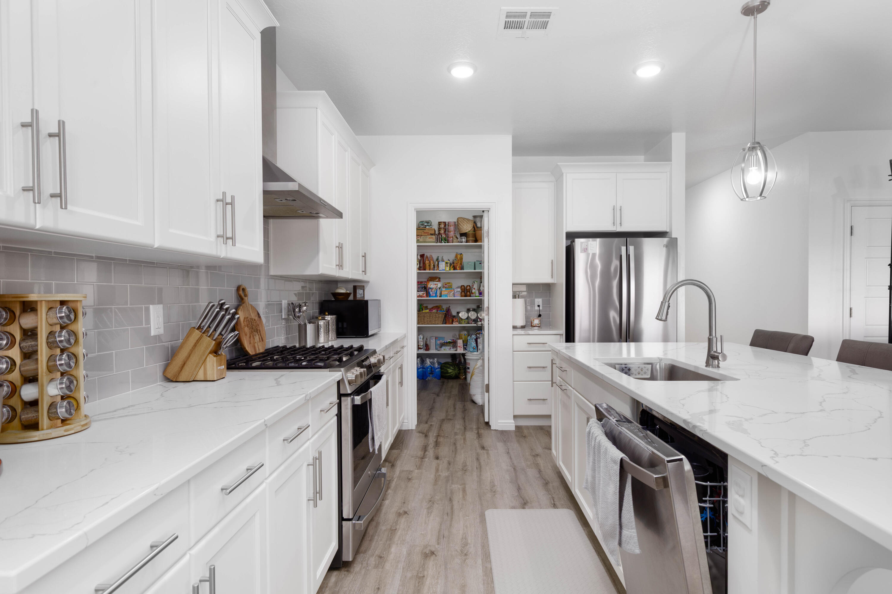 WHITE SANDS - Residential