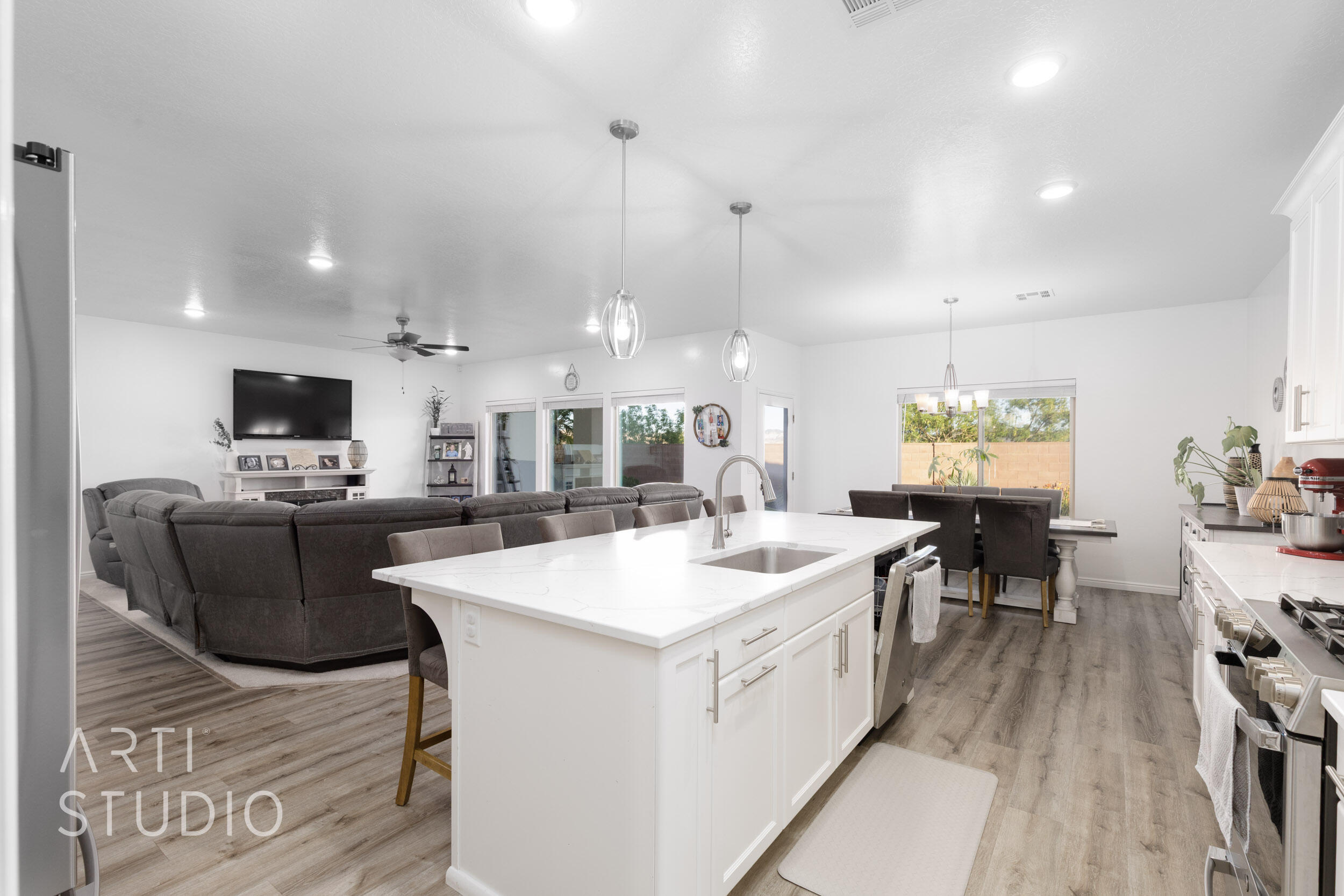 WHITE SANDS - Residential