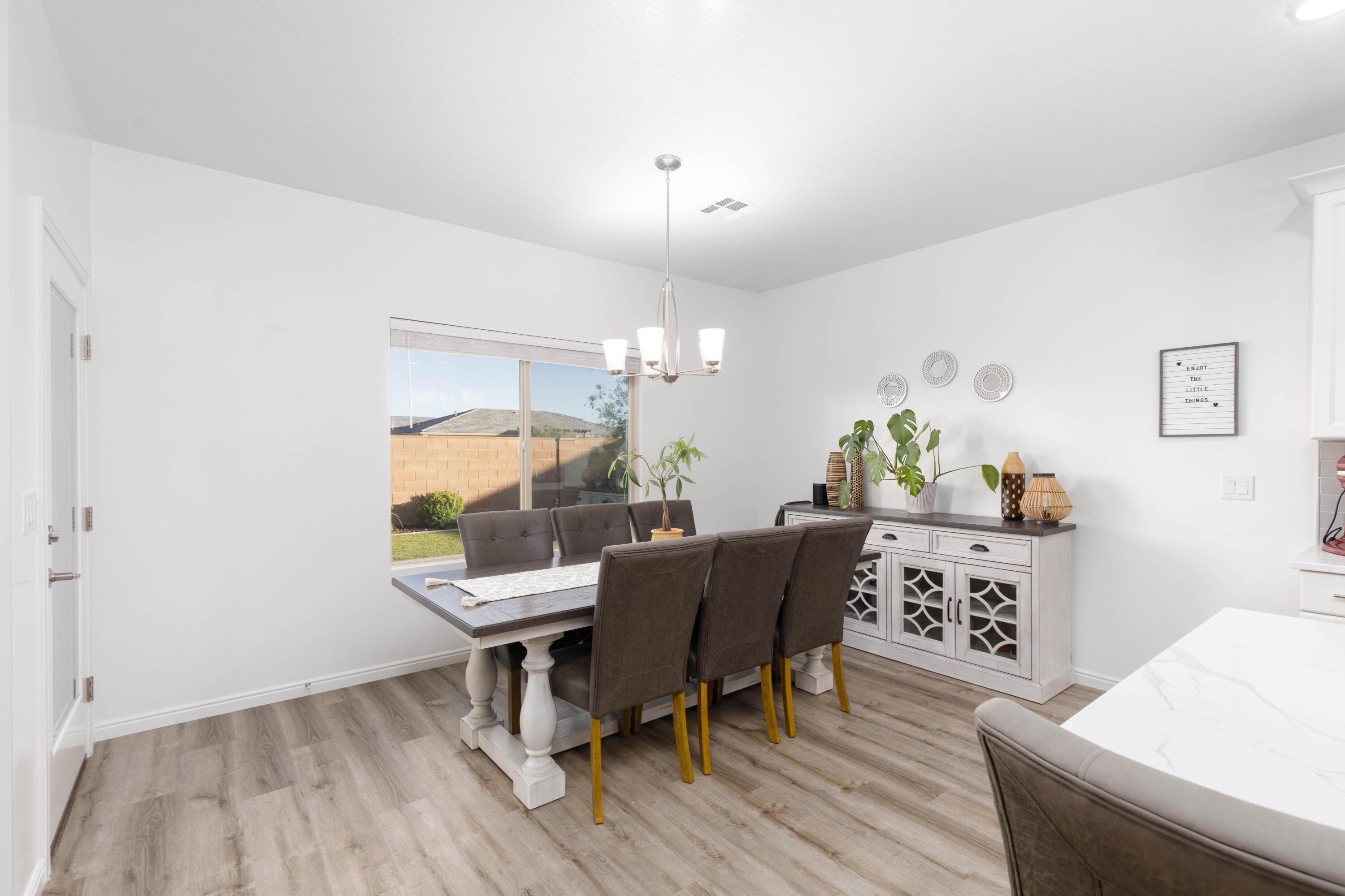 WHITE SANDS - Residential