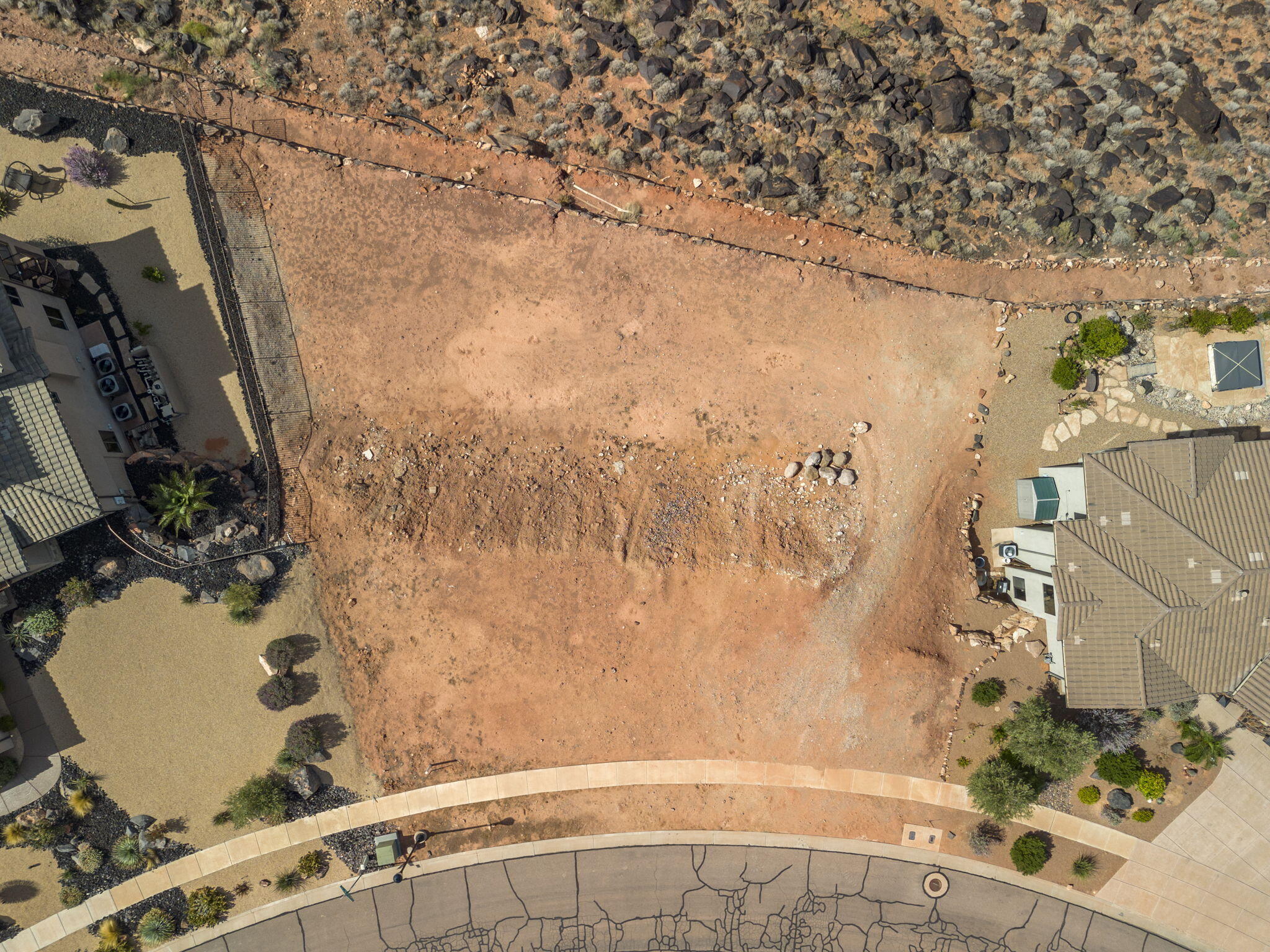 WHISPER RIDGE - Land