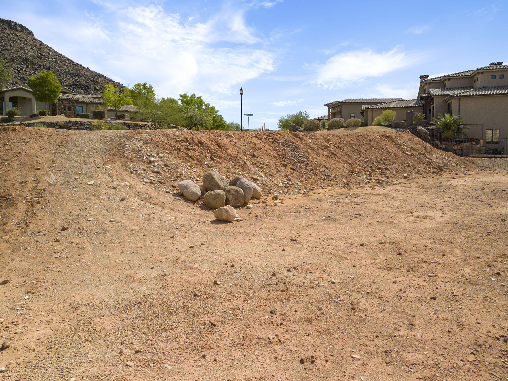 WHISPER RIDGE - Land