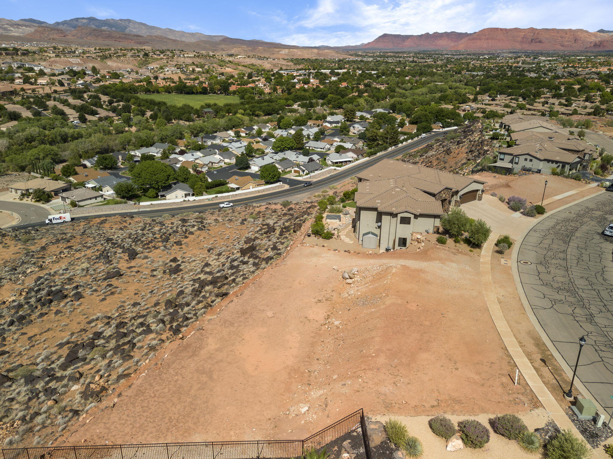 WHISPER RIDGE - Land