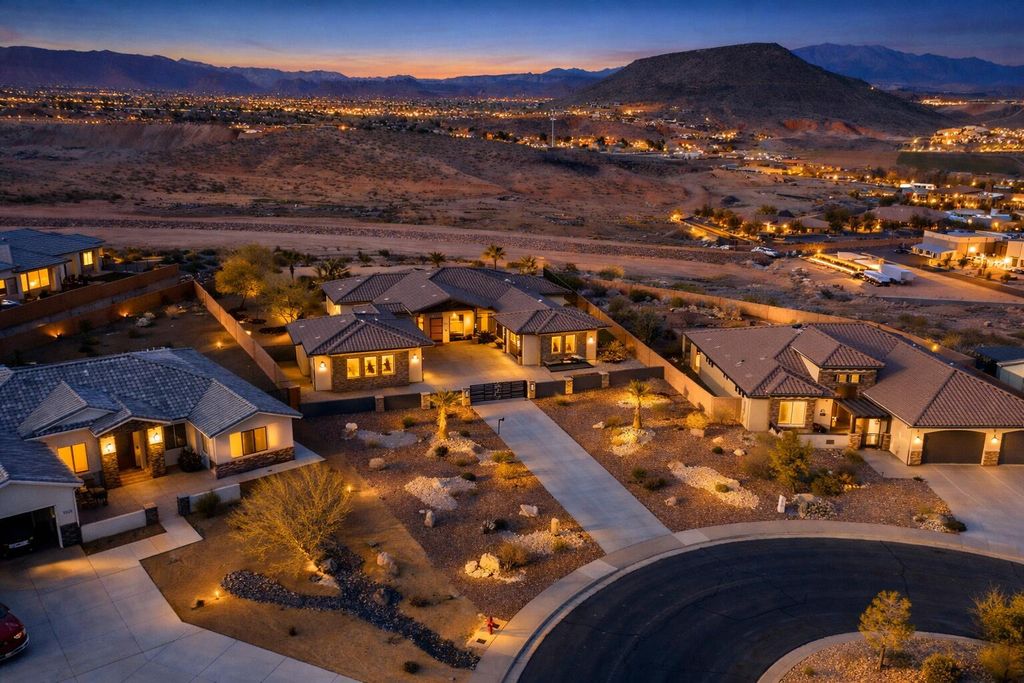 Photo of 1218 W PROVINCE Way, Saint George, UT 84770 (MLS # 26-269395)