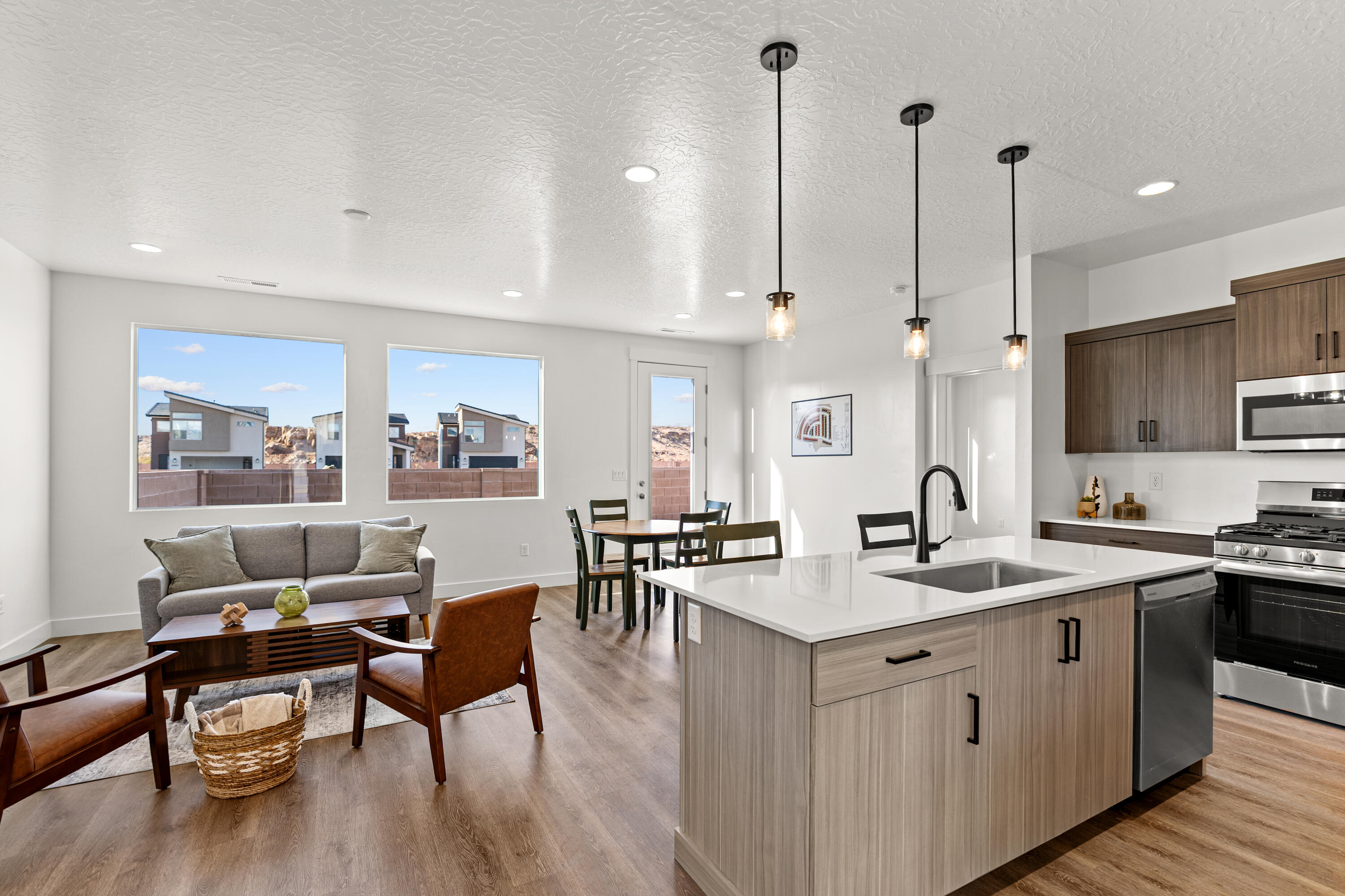 STRAWBERRY FIELDS ESTATES - Residential